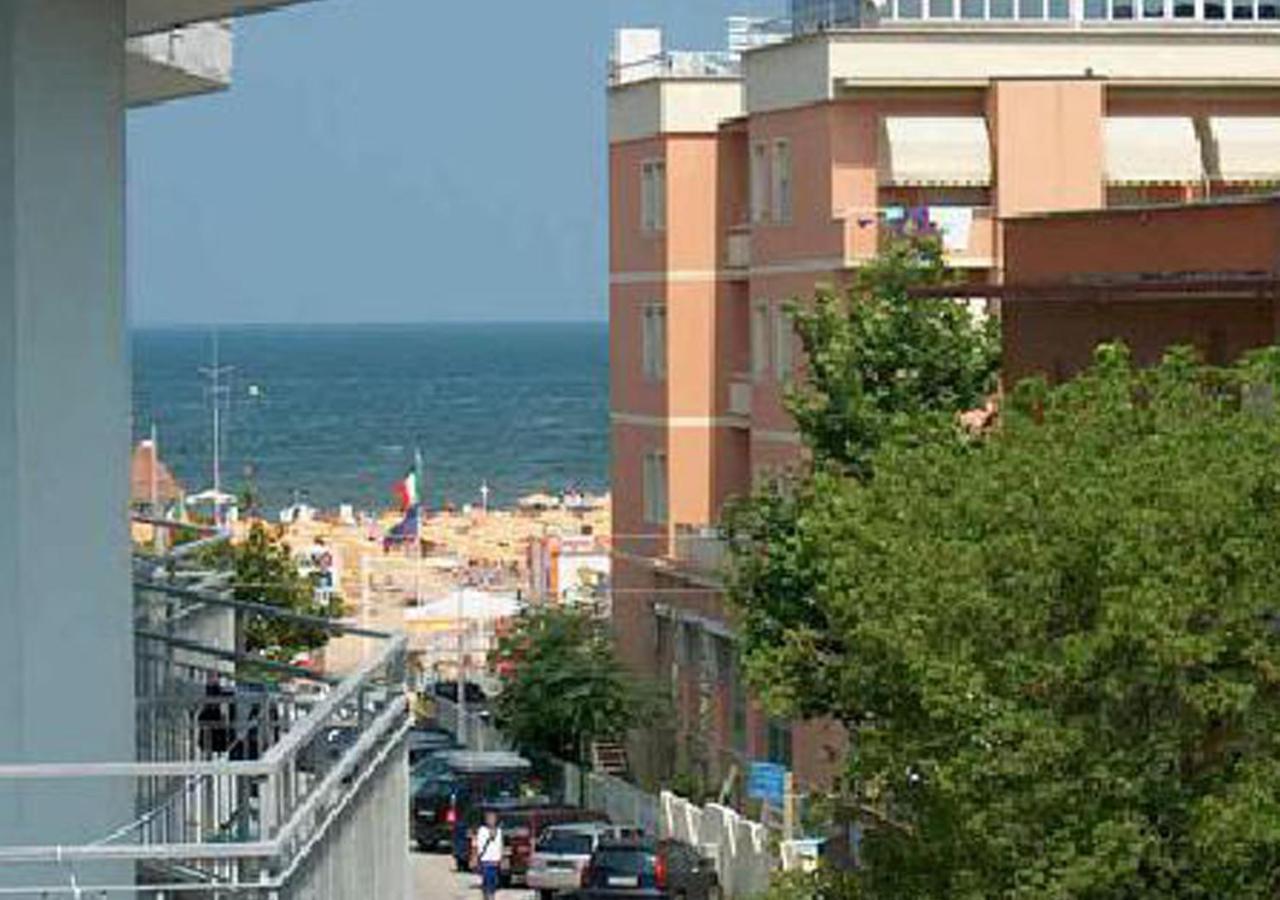 Hotel Zenith Rímini Exterior foto